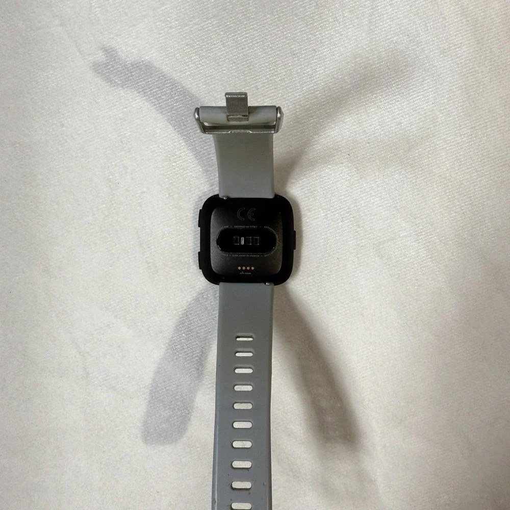 Fitbit Versa Model FB504